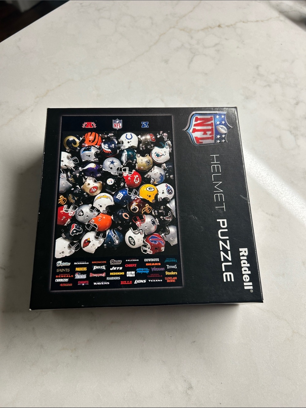 NFL Helmet Puzzle - 100 piece  New Unopened